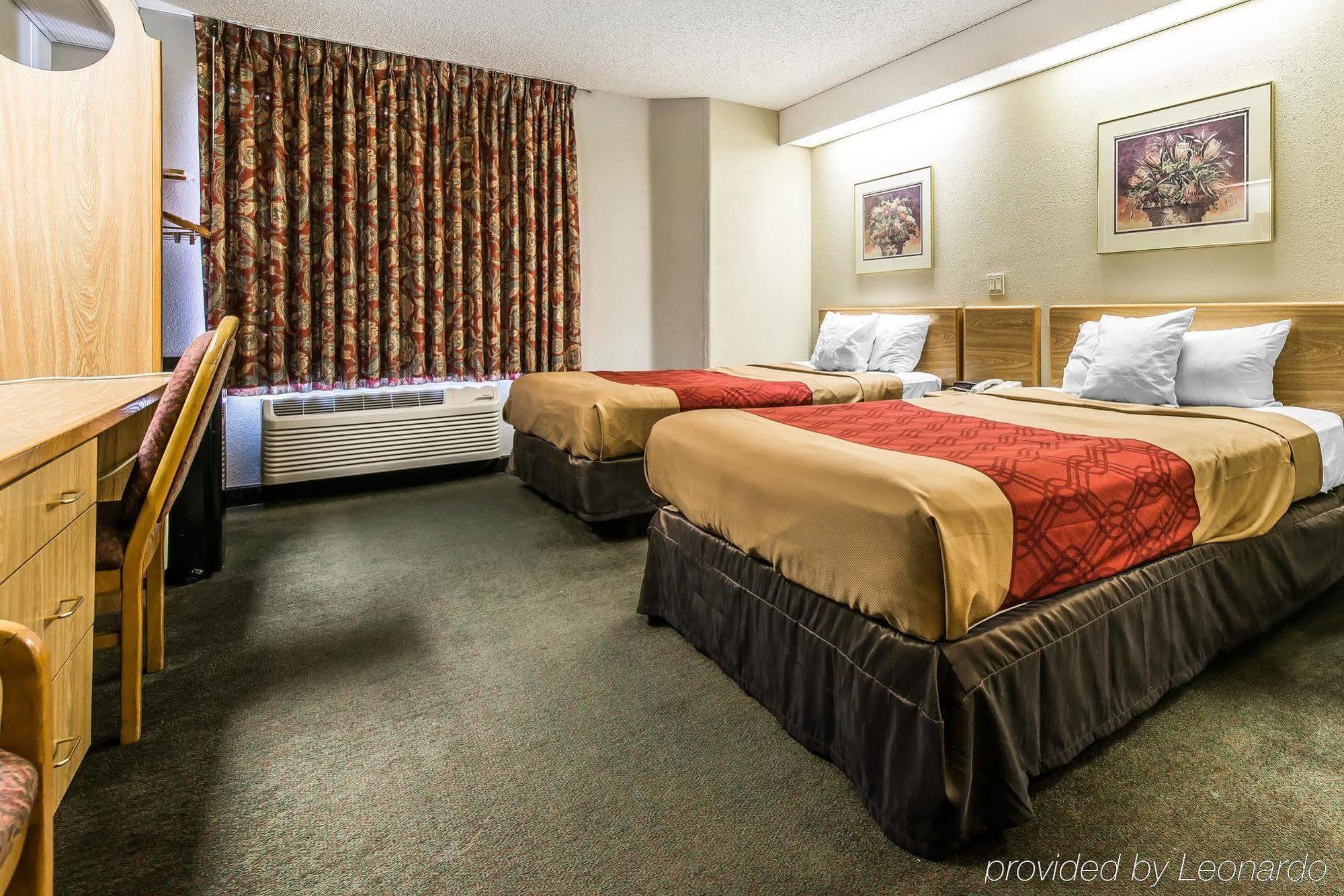 Days Inn By Wyndham Thornton Kültér fotó